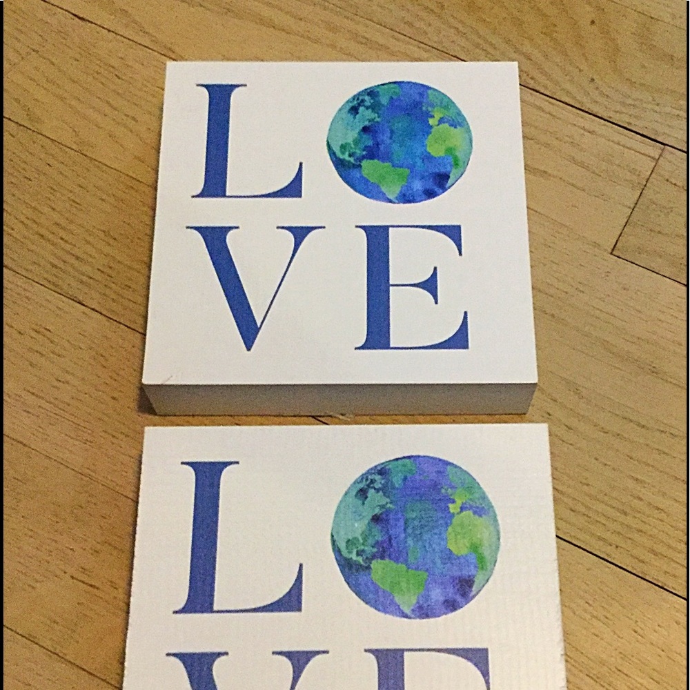 2 🌍Love planet wood decor
